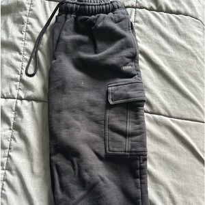 Aritzia tna cozy fleece cargo sweatpants